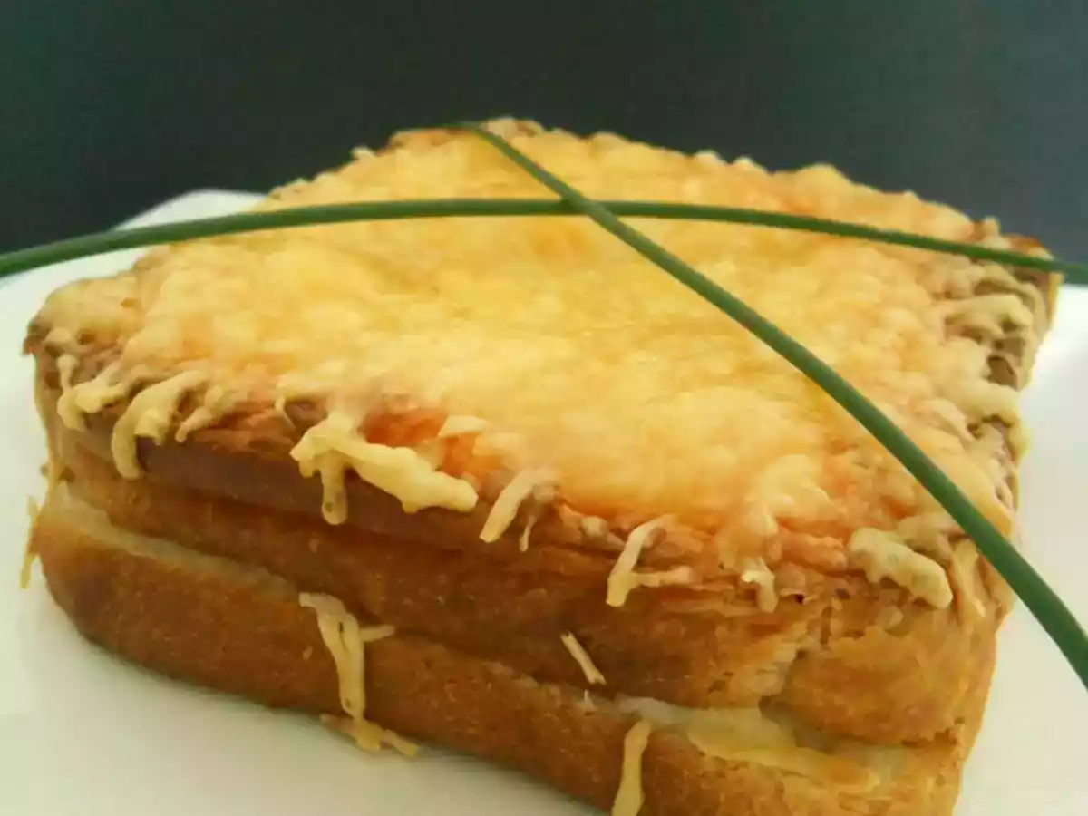 CROQUE-MONSIEUR À LA BÉCHAMEL - photo 2