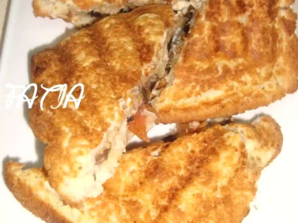 Croque monsieur thon, tomate et tapenade