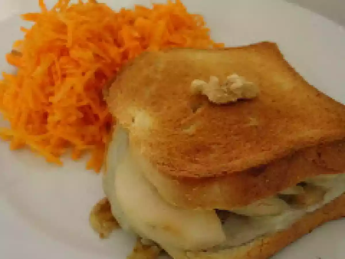Croques briochés au roquefort et aux poires