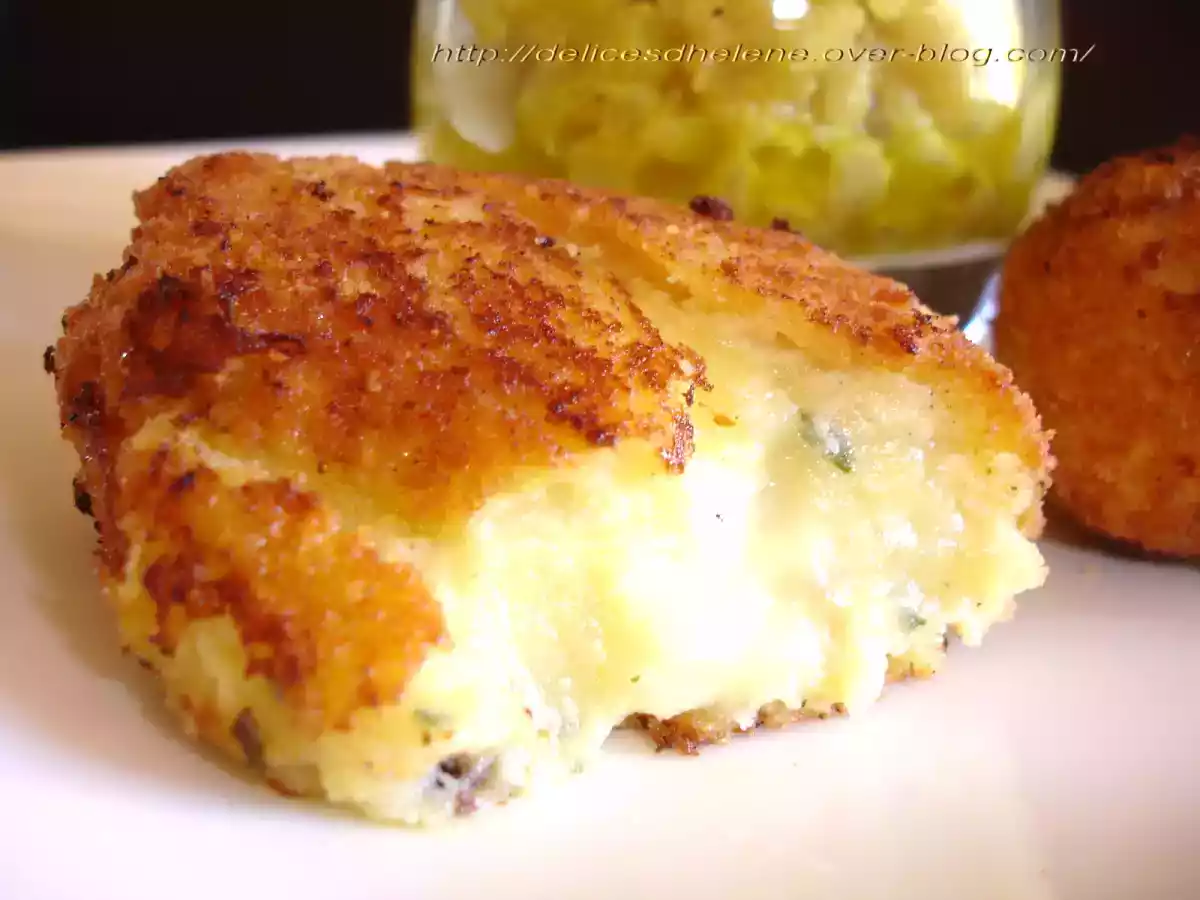 CROQUETTES COULANTES DE MOZZARELLA ET SA VINAIGRETTE AU CURRY