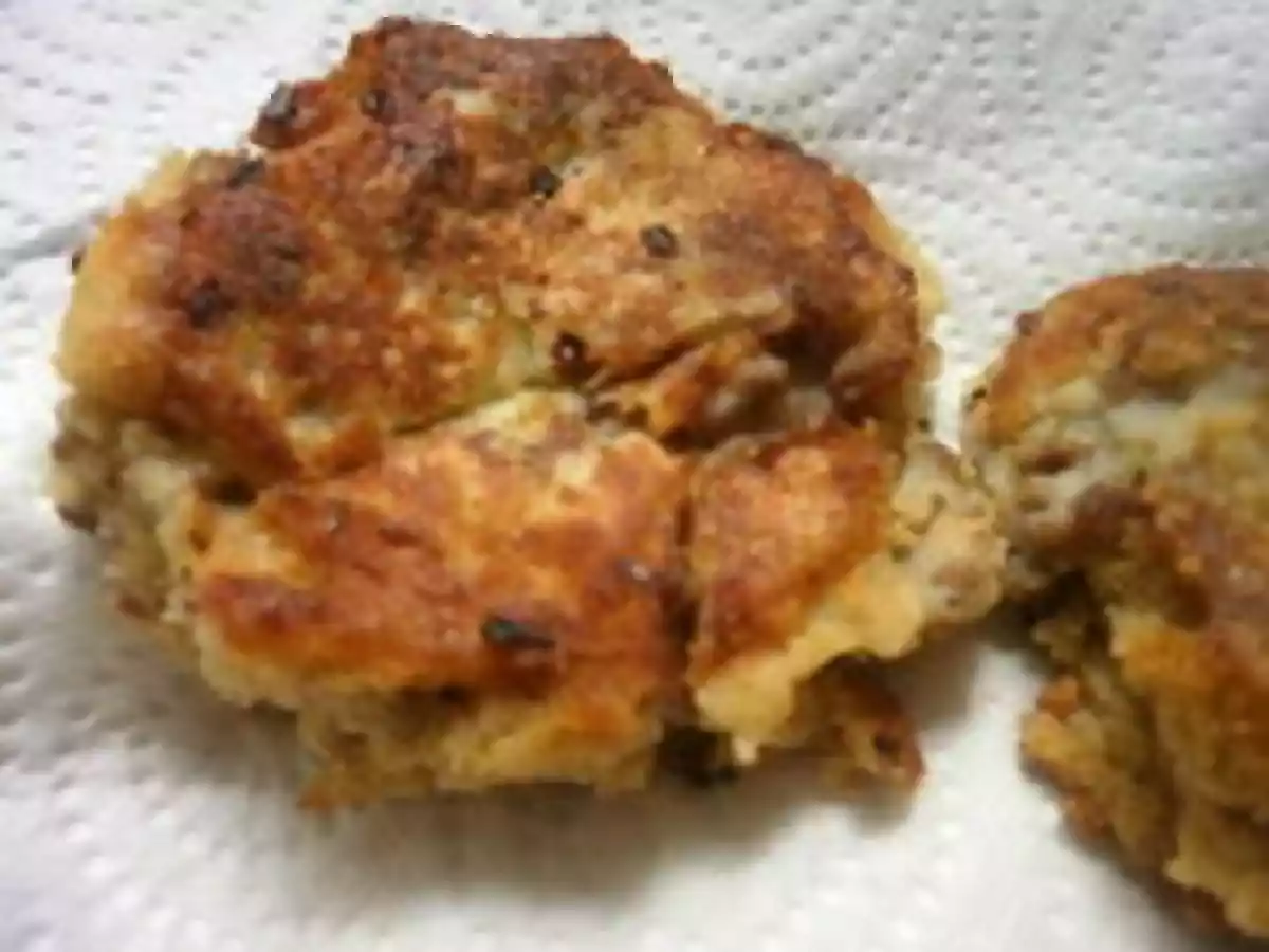 Croquettes de purée à la viande.