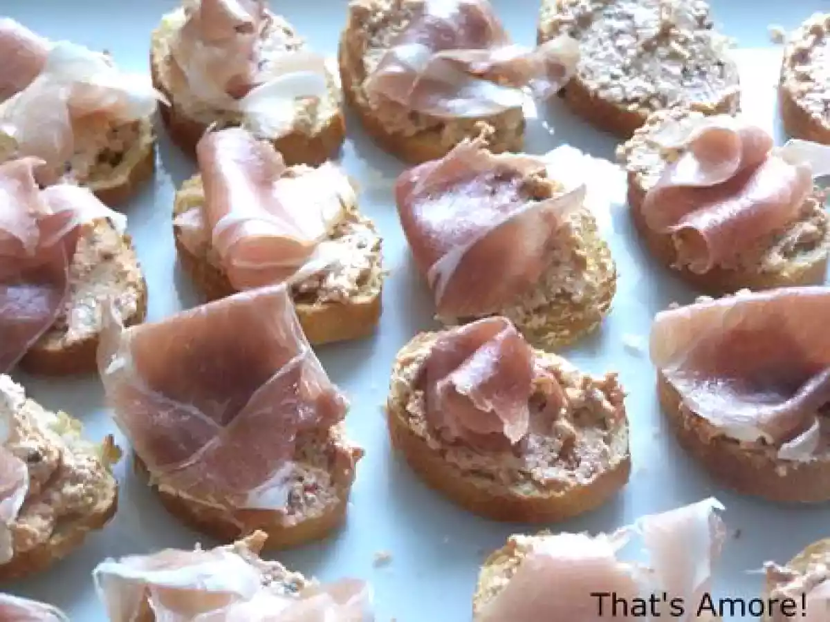 Crostini au pesto de tomates sechées