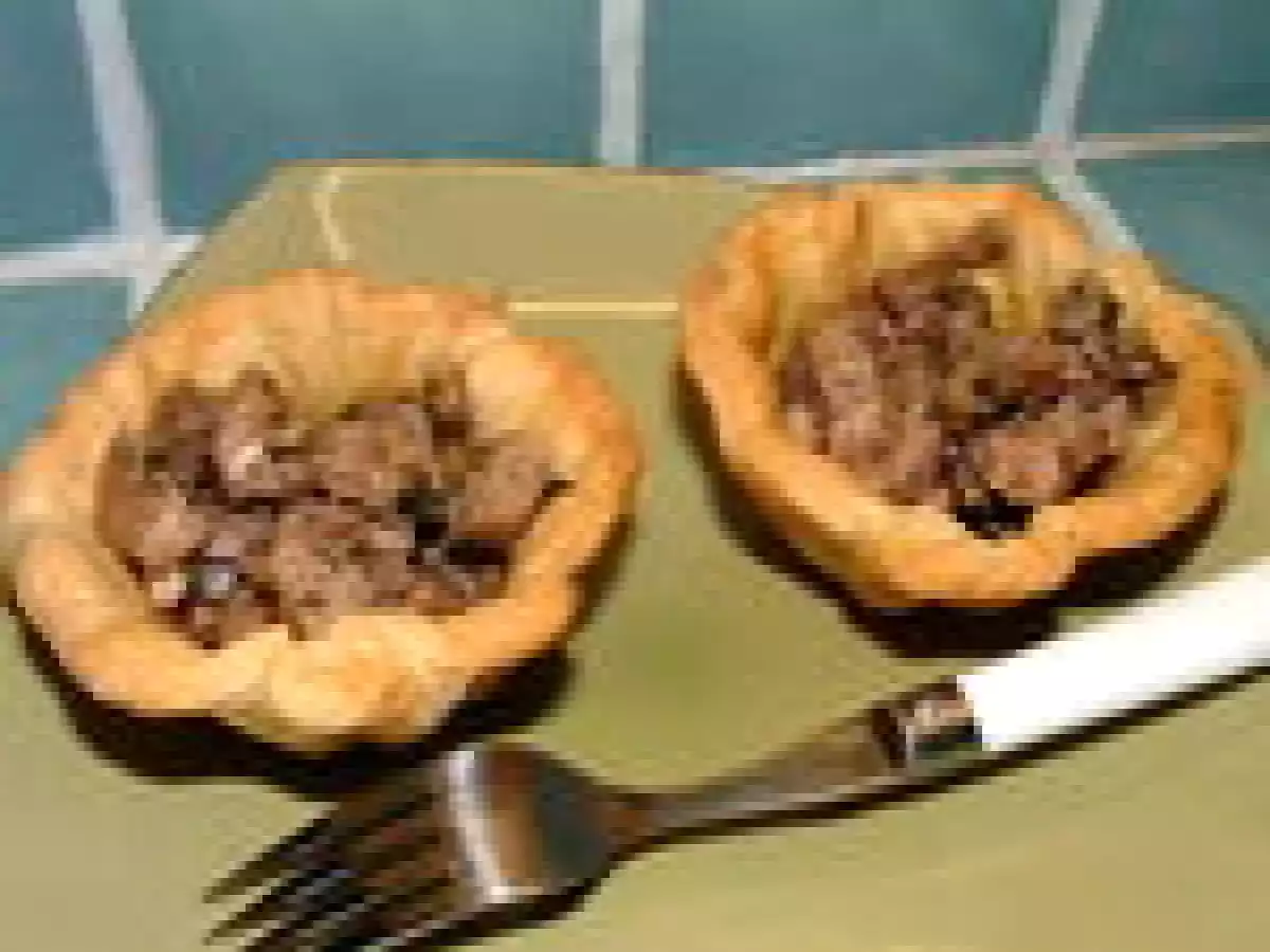 Croustades feuilletées aux foies de volaille