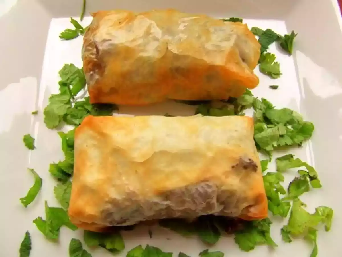 Croustillant d'agneau à l'aubergine & olives noires sur son lit de menthe & coriandre