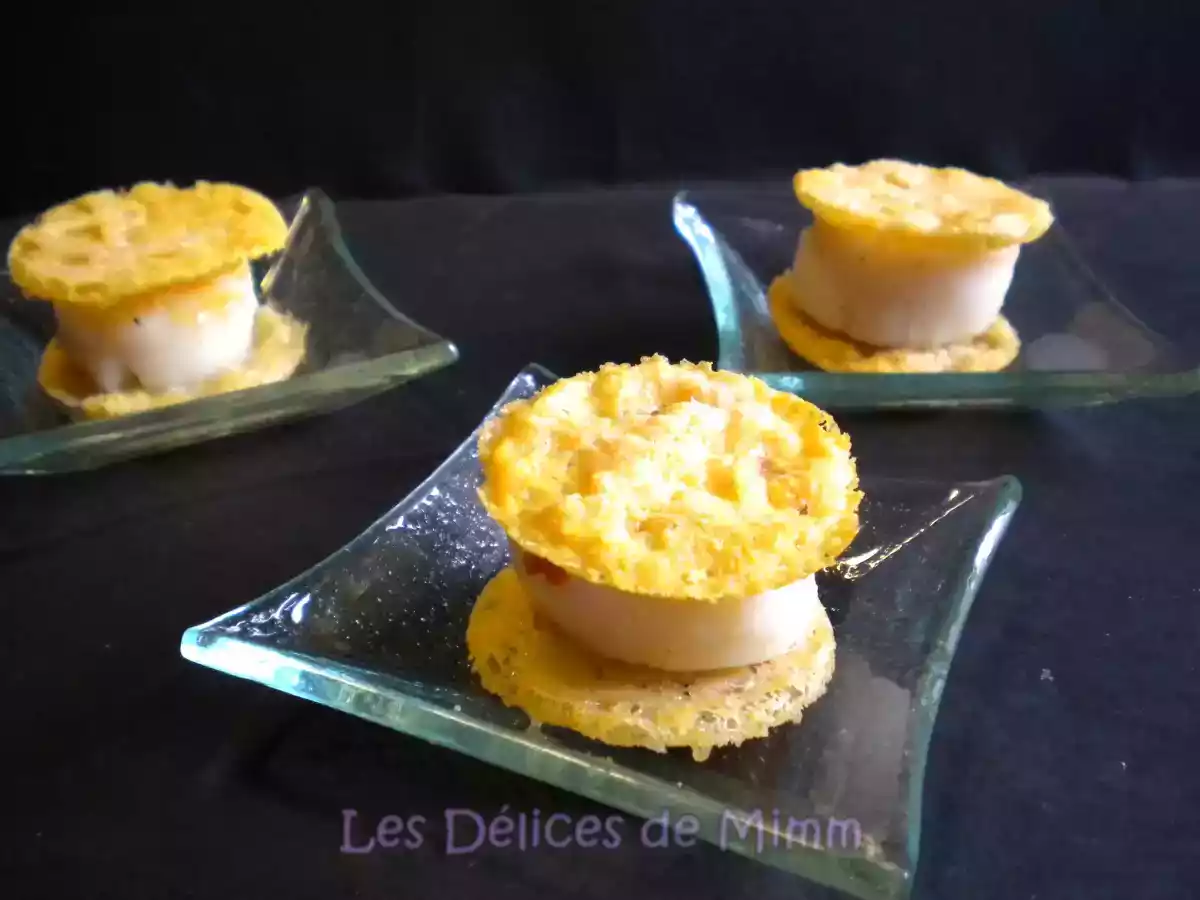 Croustillants de parmesan aux noix de Saint-Jacques