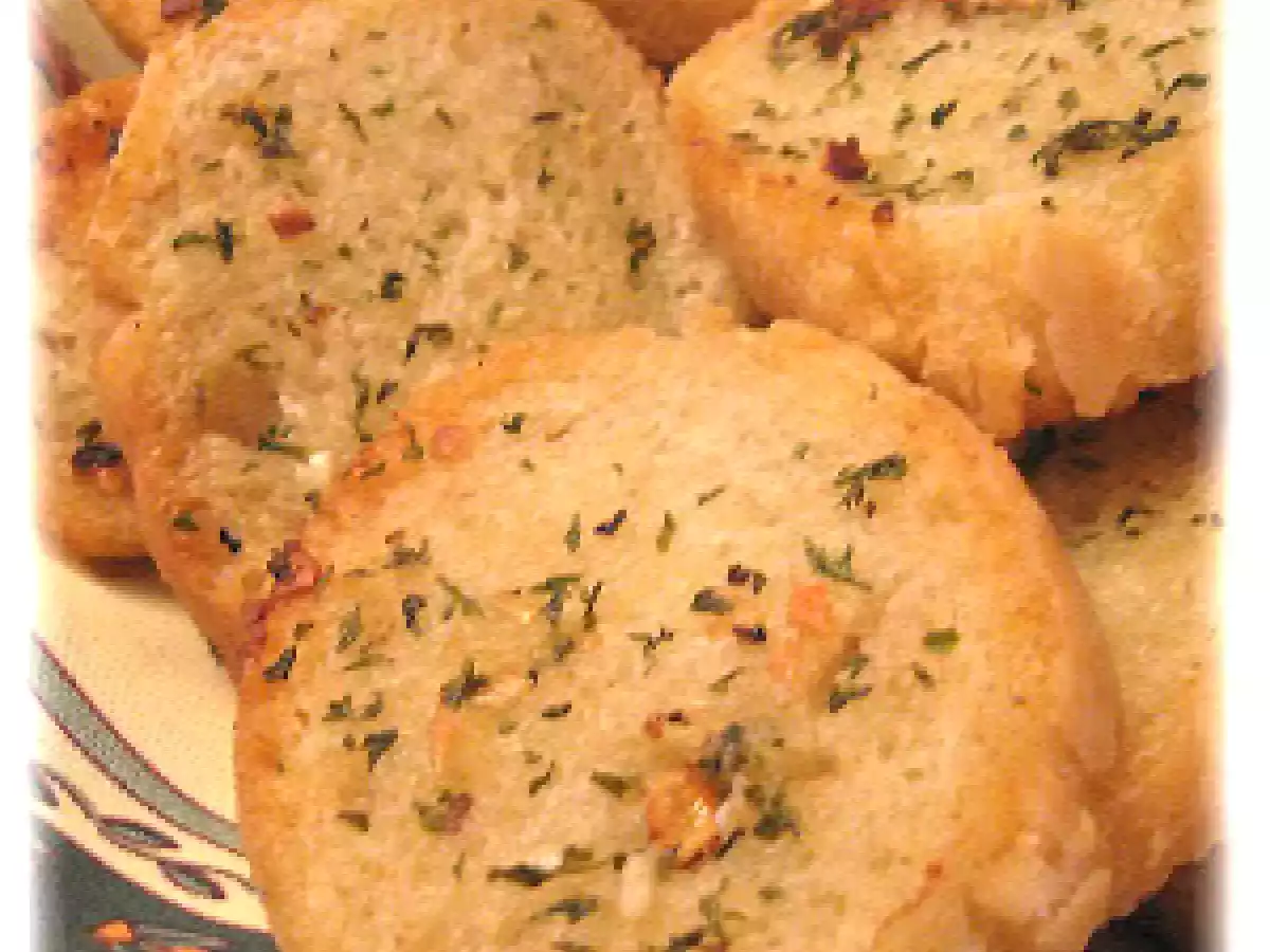 Croûtons à l'ail (parfait pour accompagner vos plats de pâtes!)