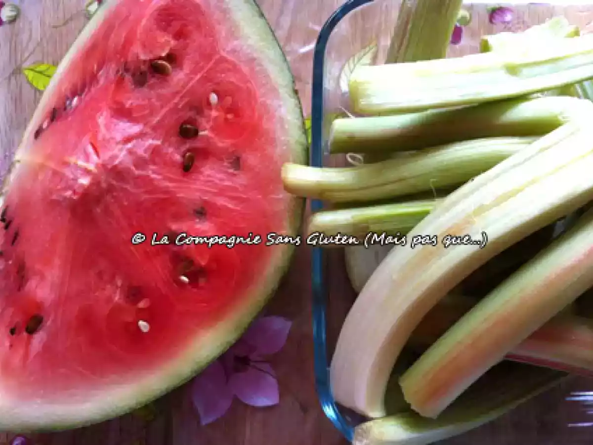 Crumble à la rhubarbe et à la pastèque sans gluten et sans lait