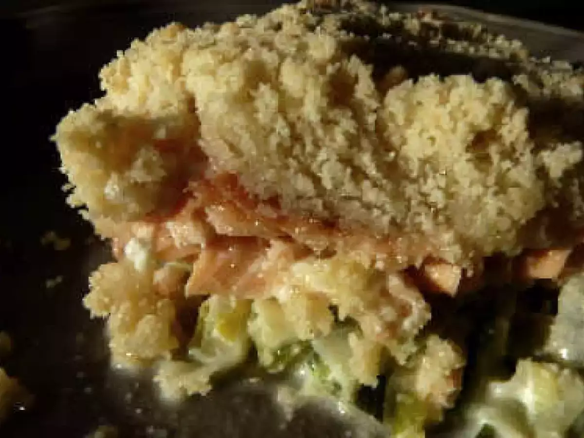 Crumble aux 2 saumons, poireaux et courgettes