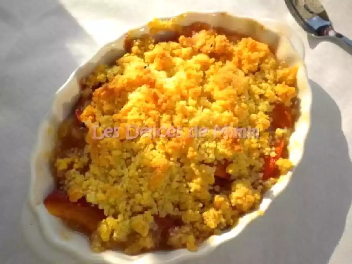 Crumble aux abricots, amandes et calissons