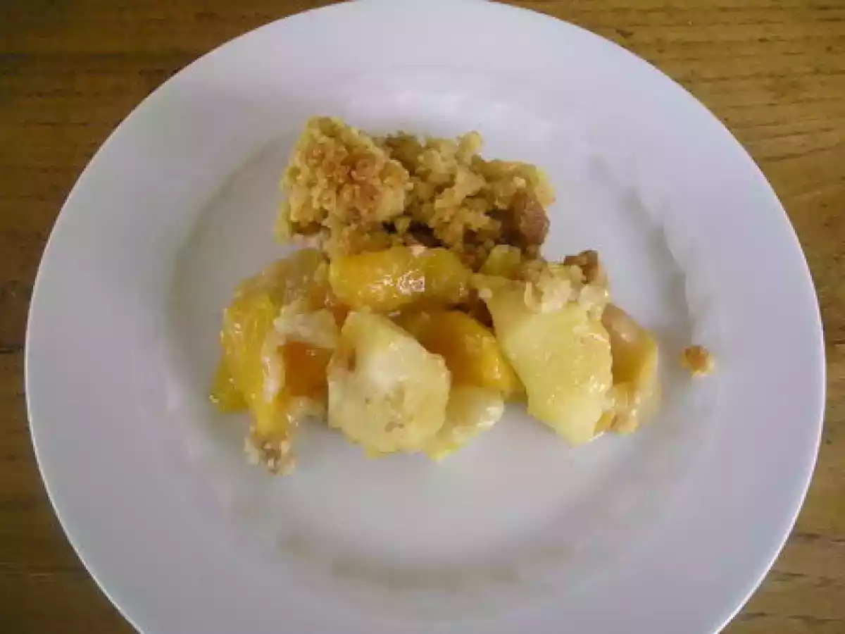 Crumble aux nectarines, amandes et spéculoos