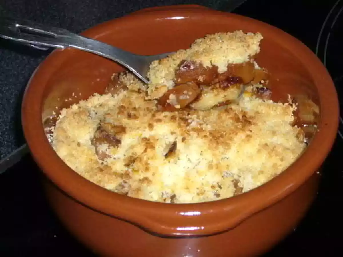 Crumble aux nectarines et fleur d'oranger