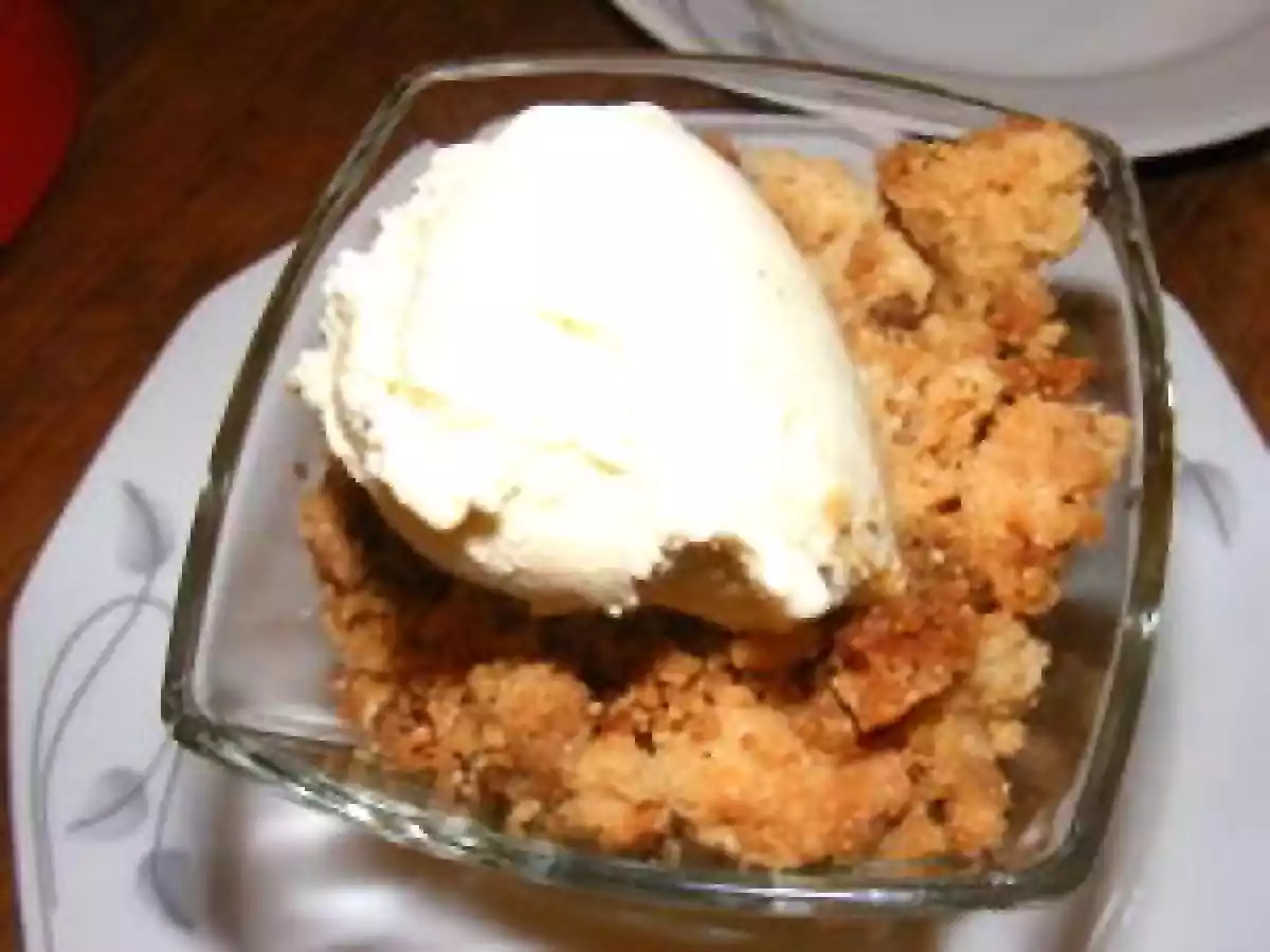 CRUMBLE AUX POMMES FAÇON TATIN, GLACE À LA VANILLE - photo 3