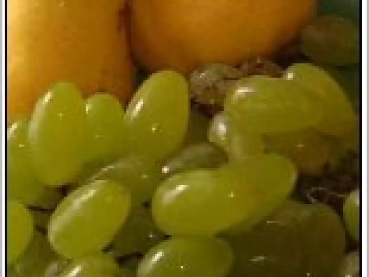 Crumble avec du chocolat, des amandes et des pistaches éffilées . - photo 2