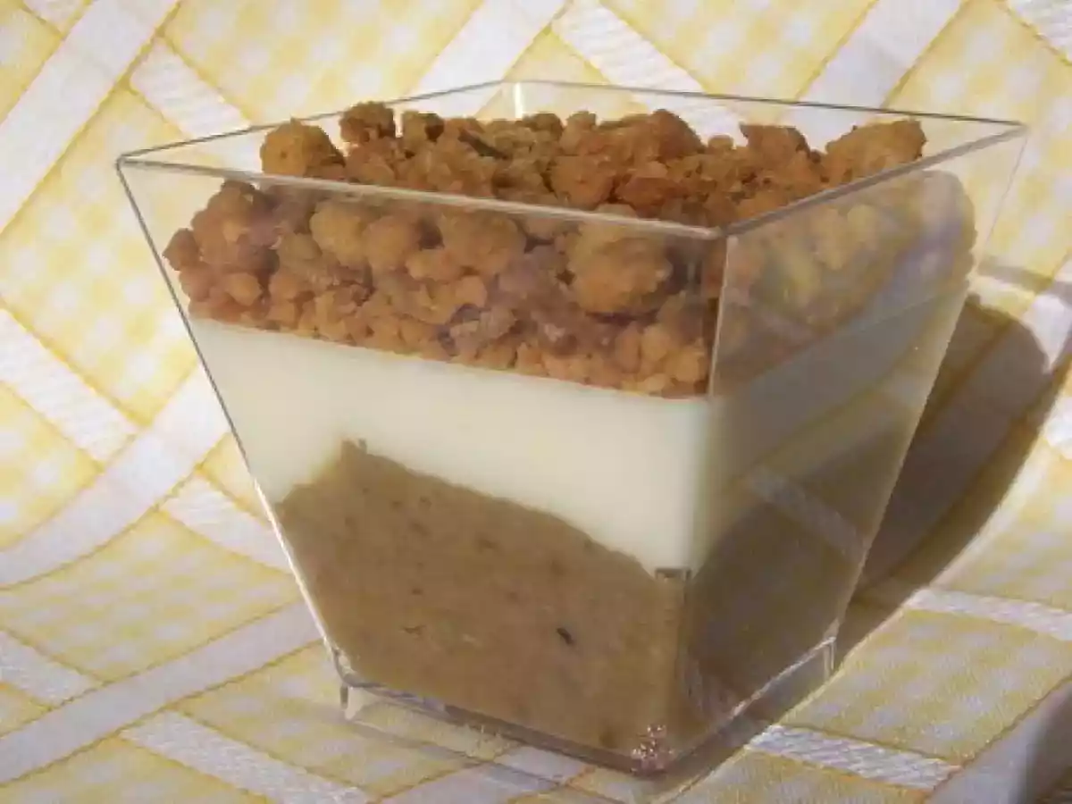 **Crumble D'Aubergines Grillées En Verrine, Crème Au Chèvre**