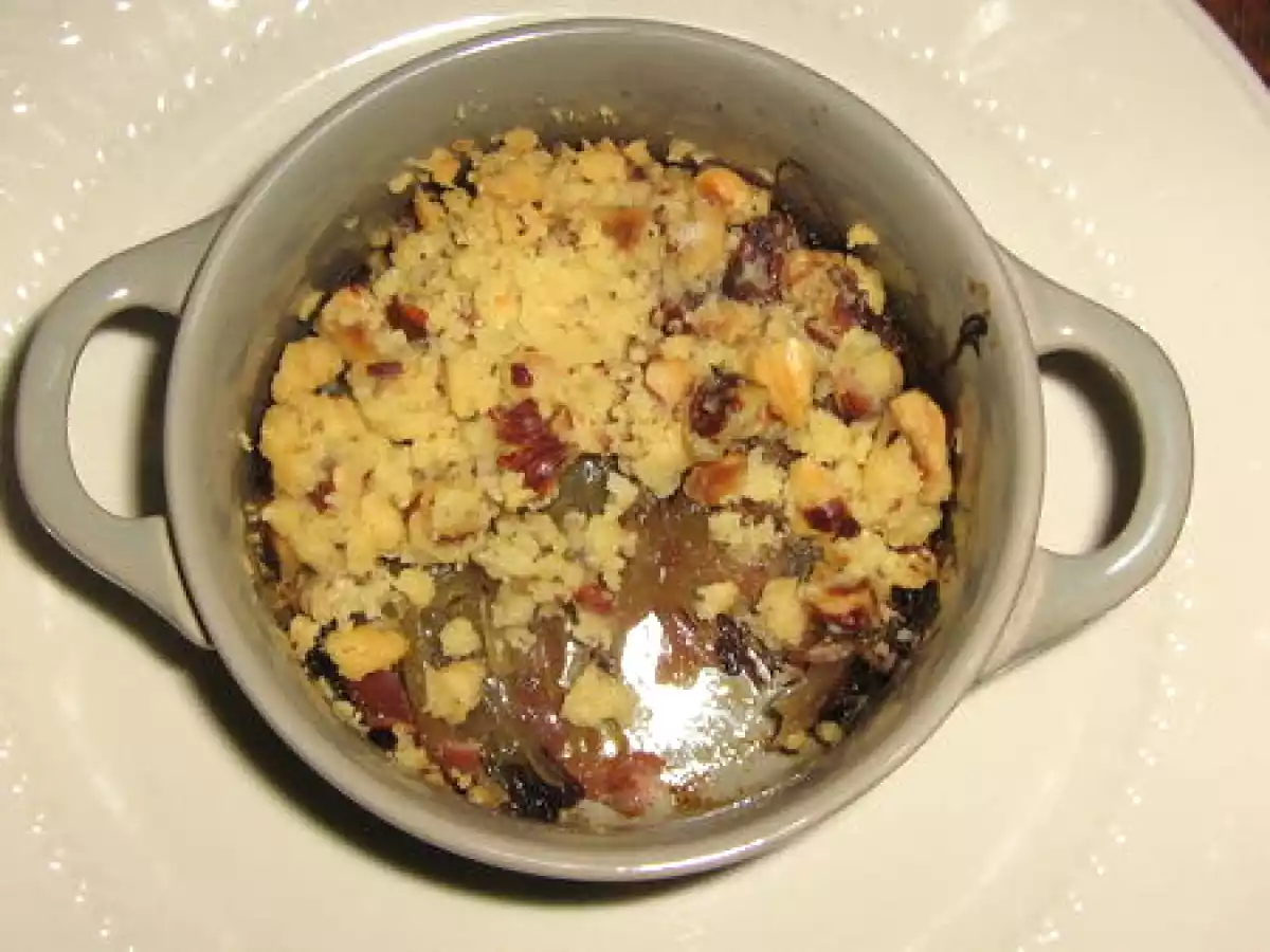 Crumble d'échalotes aux noisettes