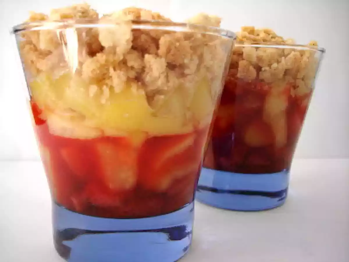 CRUMBLE D'ÉTÉ AUX POMMES ET AUX FRAISES