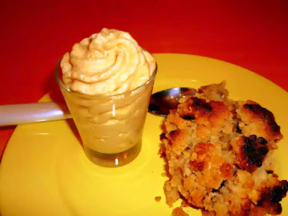 Crumble de banane aux cacahuètes, espuma au rhum