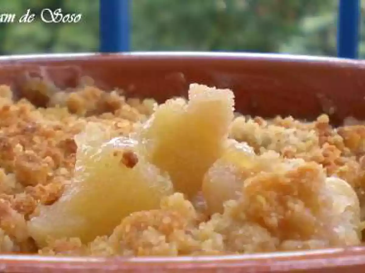 CRUMBLE DE POMMES FLAMBéeS au COGNAC & MELASSE DE CHATAIGNE