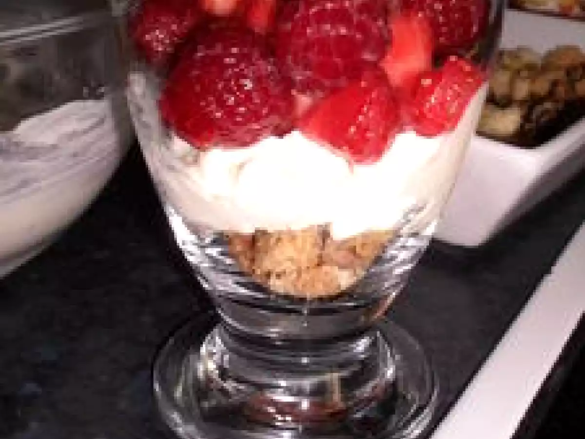 CRUMBLE FRUITS ROUGES EN VERRINE - photo 2