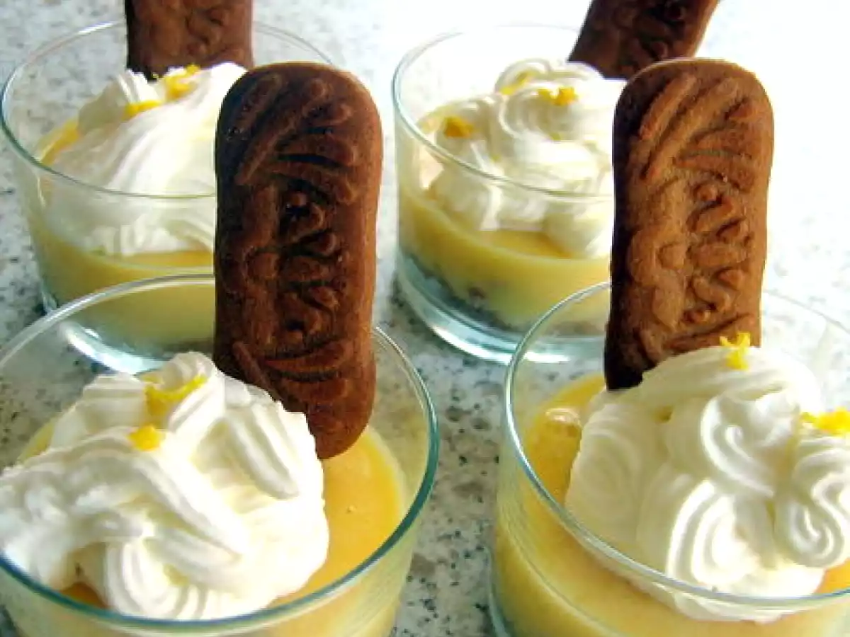 Crumble pamplemousse aux spéculoos et chantilly