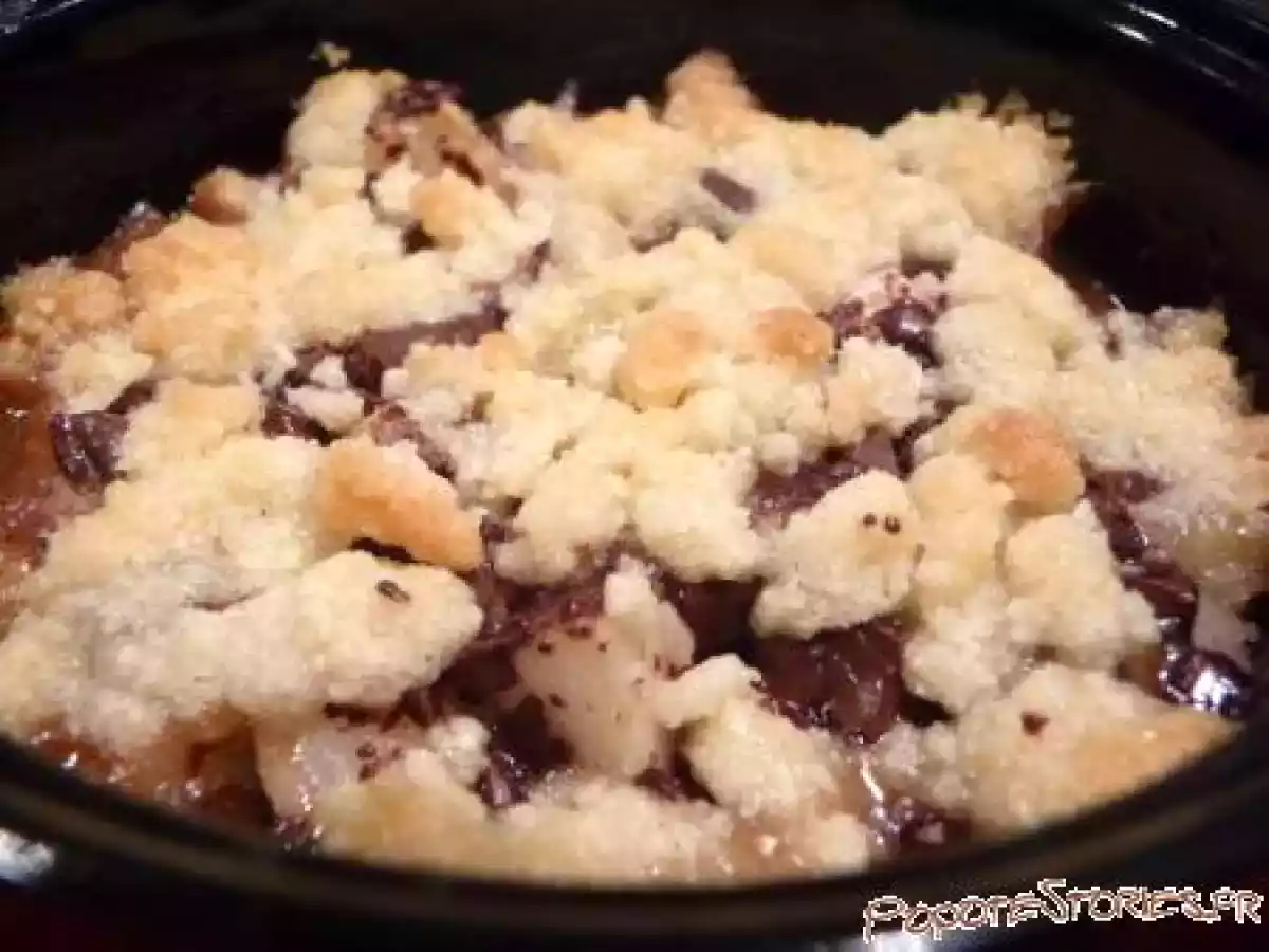 CRUMBLE POIRE CHOCOLAT ET SPECULOOS EN CASSOLETTES