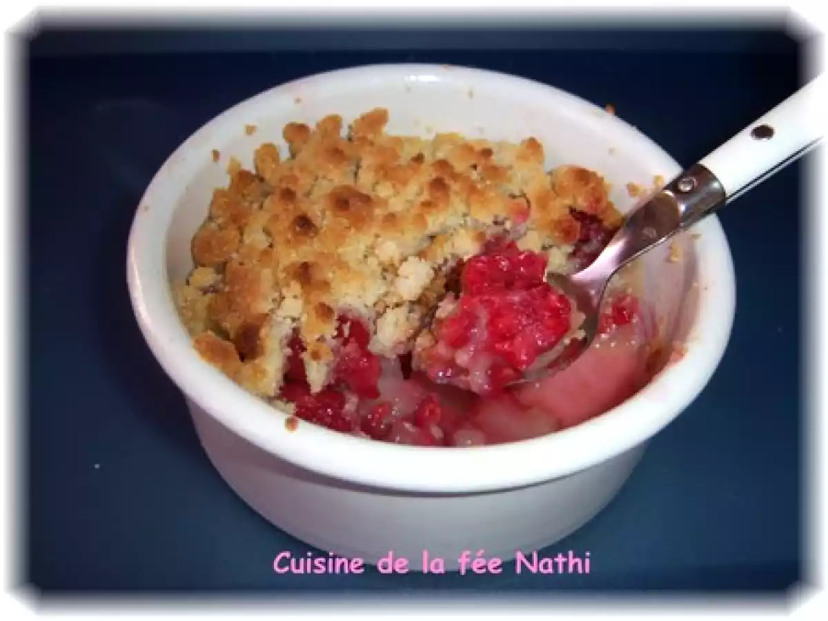 Crumble poire framboises