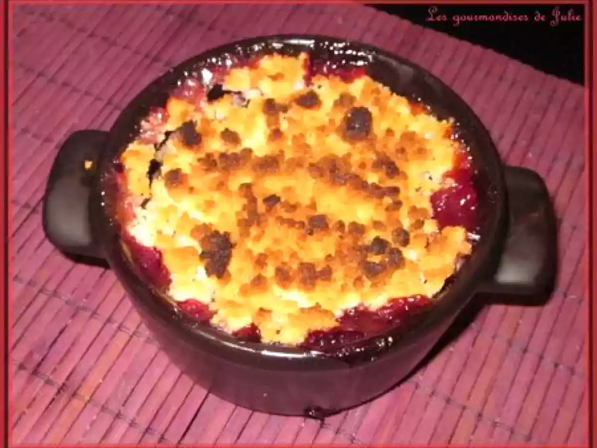 Crumble pommes, bananes, fruits rouges