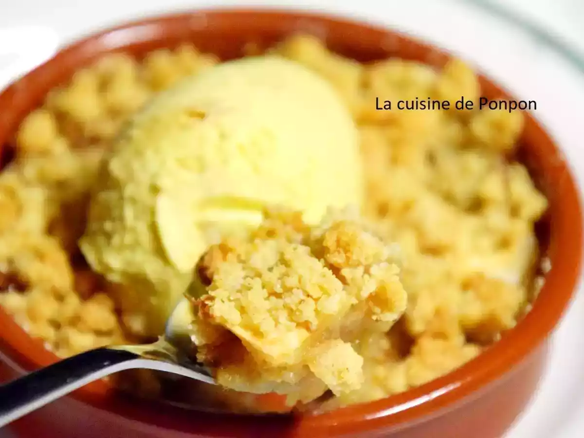 Crumble pommes et sa boule de glace vanille