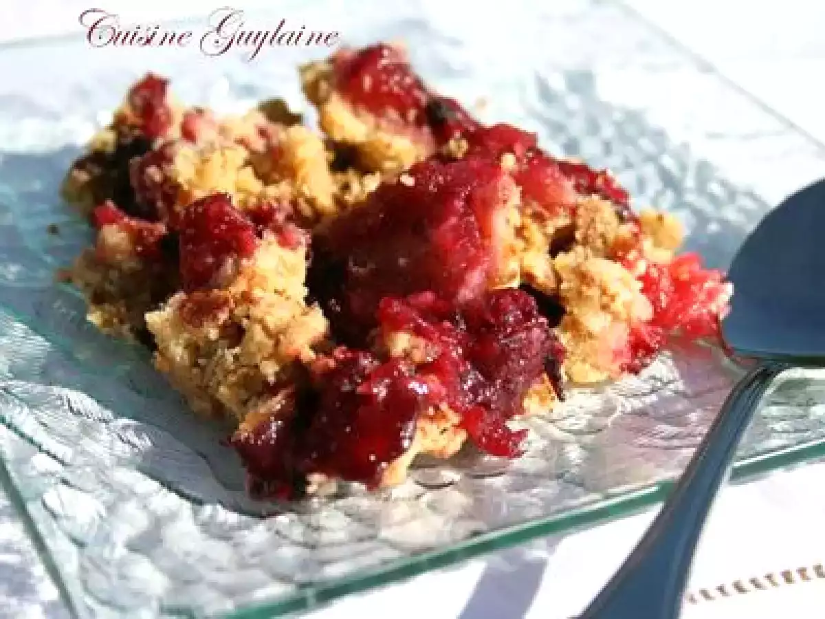 Crumble pommes, poires, groseilles, myrtilles au pralin - photo 4