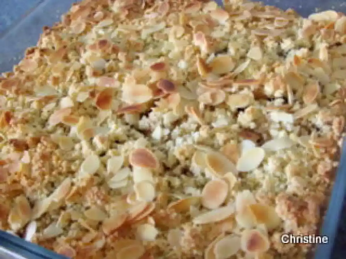 Crumble pommes-quetsches et amandes