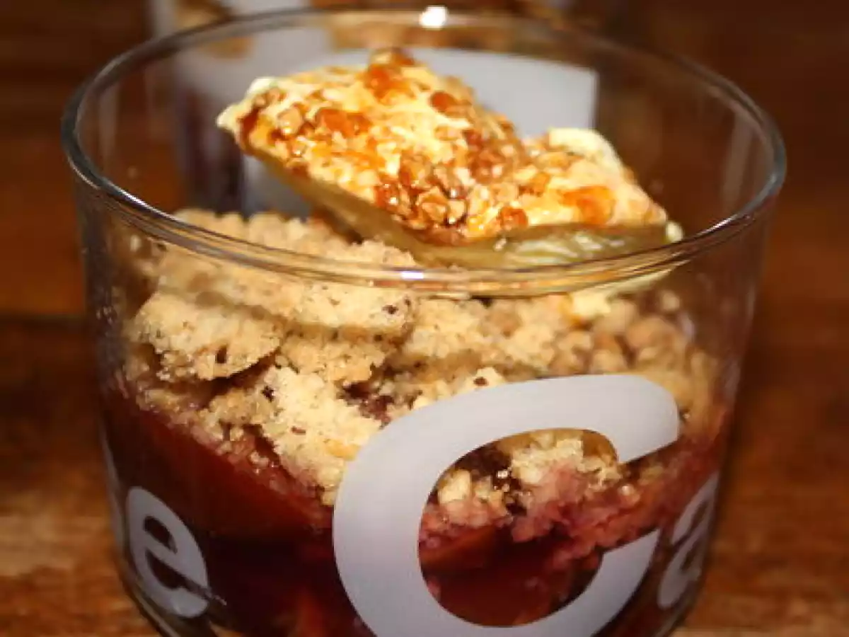 Crumble pruneaux-noisettes