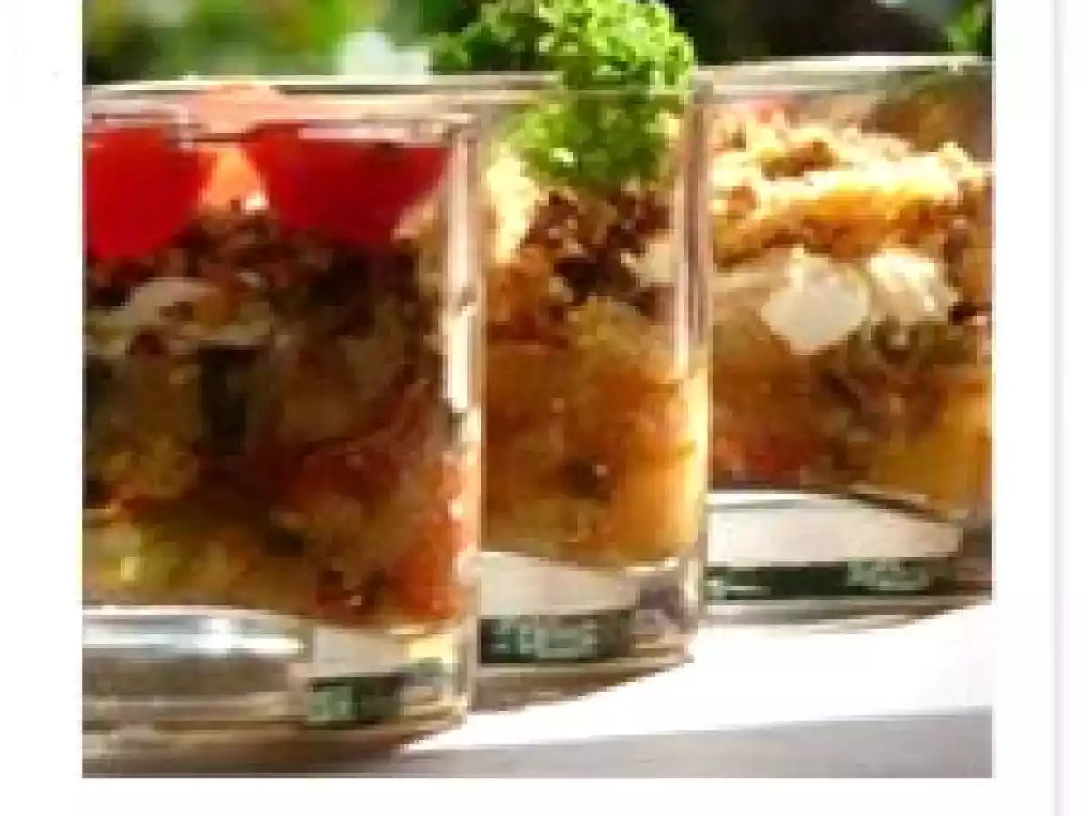 CRUMBLE RATATOUILLE ET FROMAGE DE CHÈVRE EN VERRINES