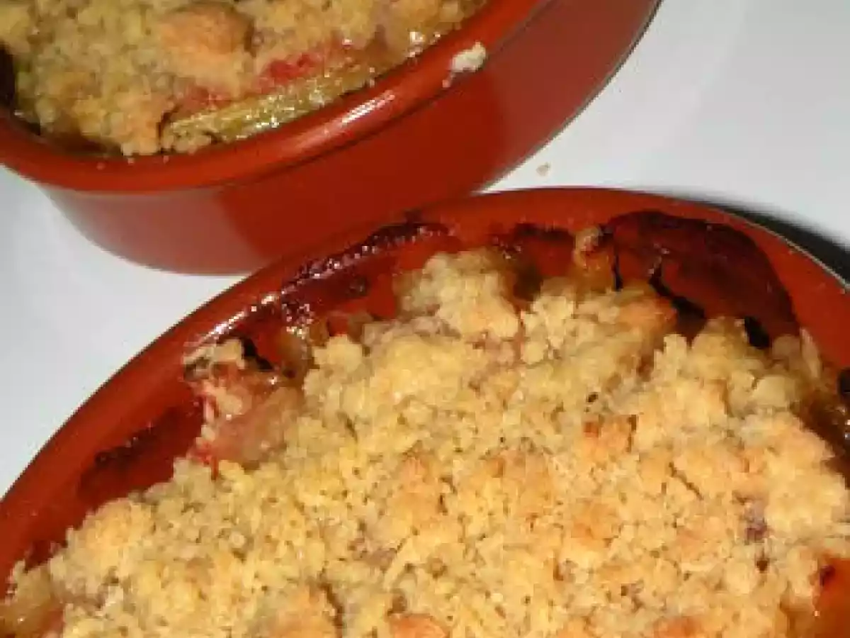Crumble rhubarbe - fraise - pêche