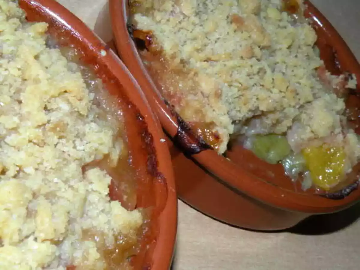 Crumble rhubarbe - fraise - pêche - photo 2