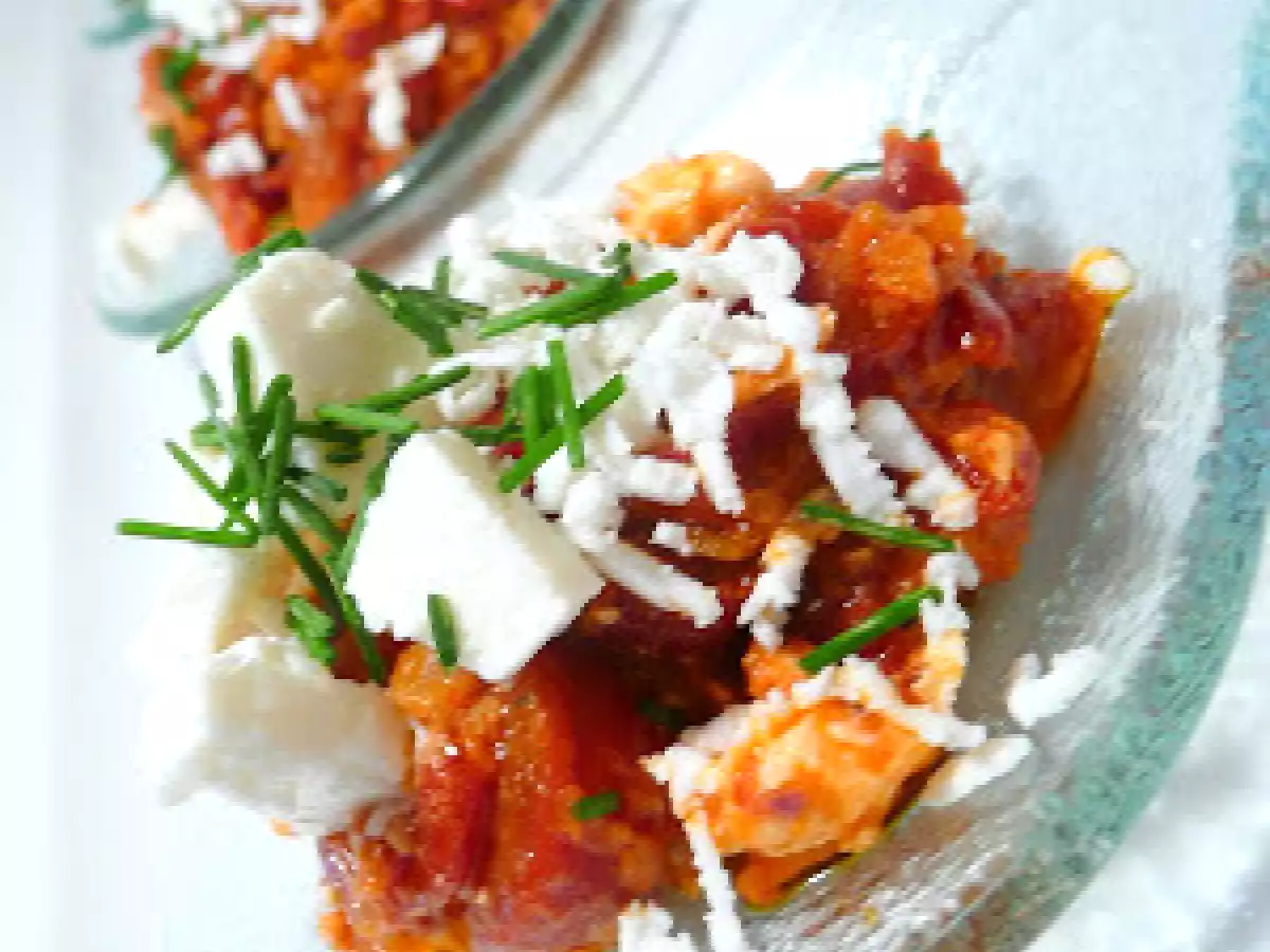 Cuillères de fondue de poivrons rouges à la feta