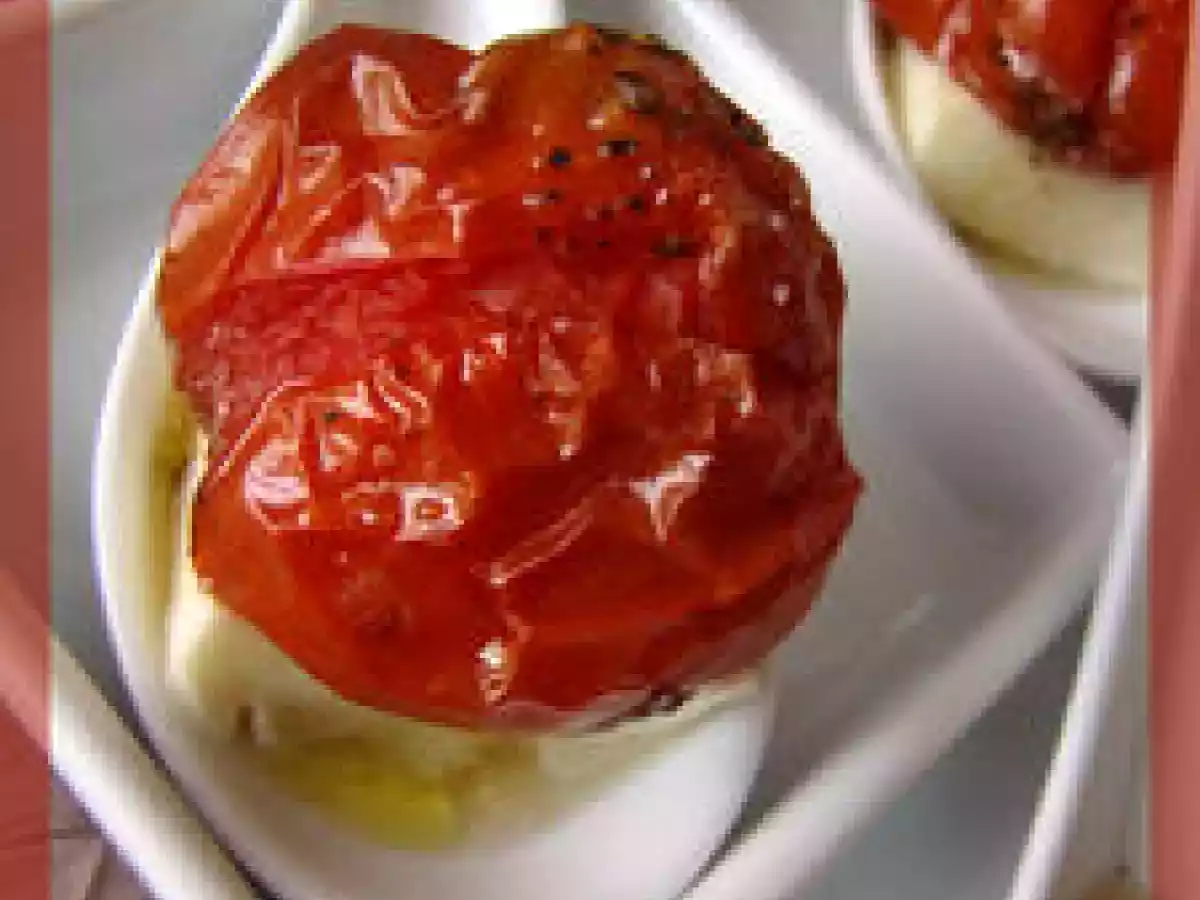 CUILLERES TOMATES CONFITES ET MOZZARELLA