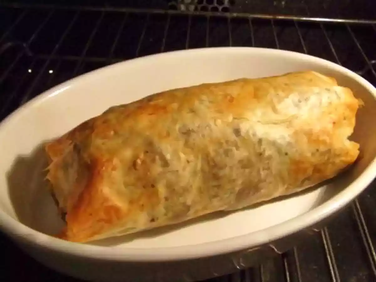 Cuisse de lièvre farcie au foie gras, feuilletage aromatiséà la truffe & panais rôtis - photo 2
