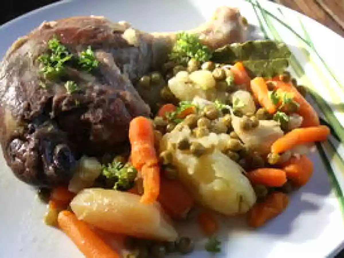 Cuisses de canard au cidre et petits légumes