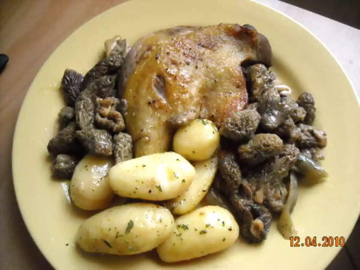 CUISSES DE CANARD AUX MORILLES