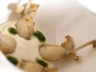 Cuisses de grenouilles et purée de chou-fleur aux amandes et jus de persil - photo 2