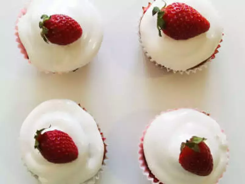 Cupcakes à la fraise et sa crème au Chamallow maison