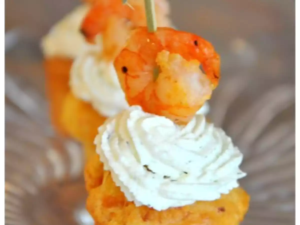 Cupcakes au saumon fumé, chantilly citron et aneth