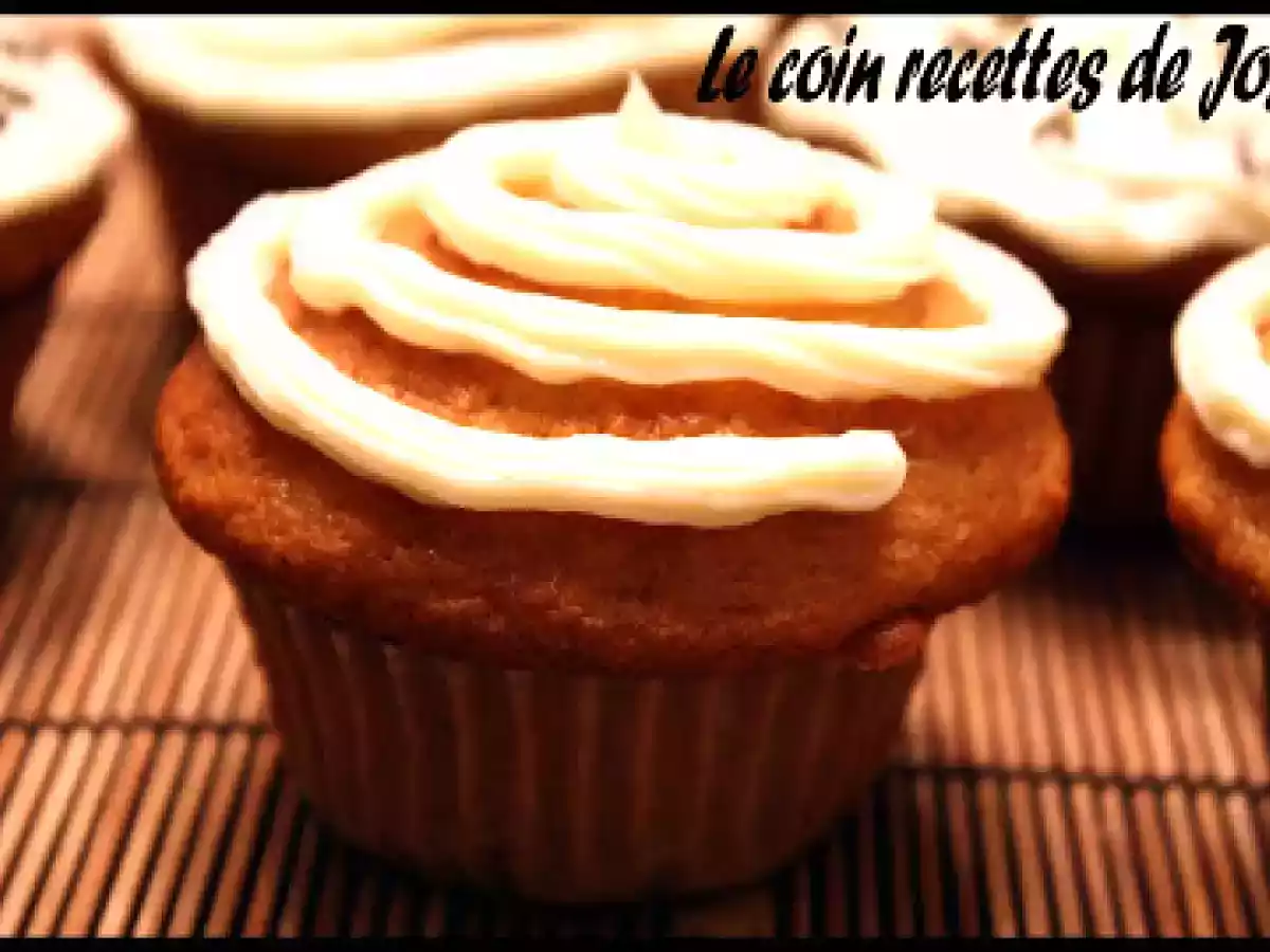 CUPCAKES AUX BANANES, GLACAGE AU FROMAGE