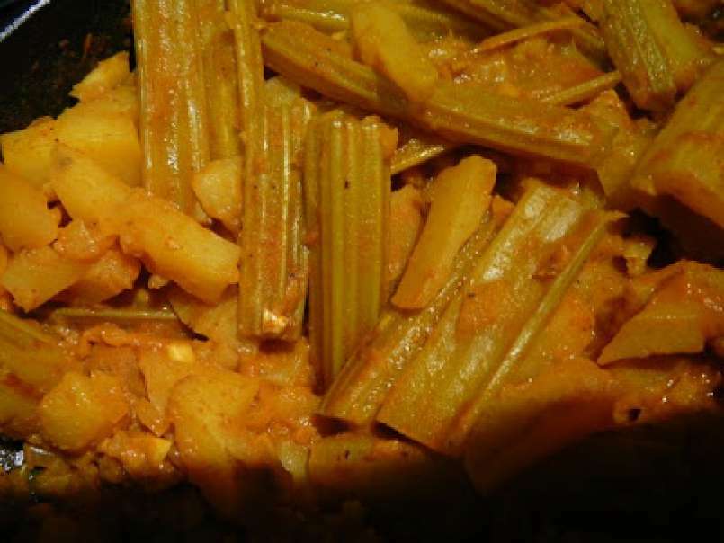 Curry de cardons aux pommes de terre ? Cardoon and potato curry, photo 1