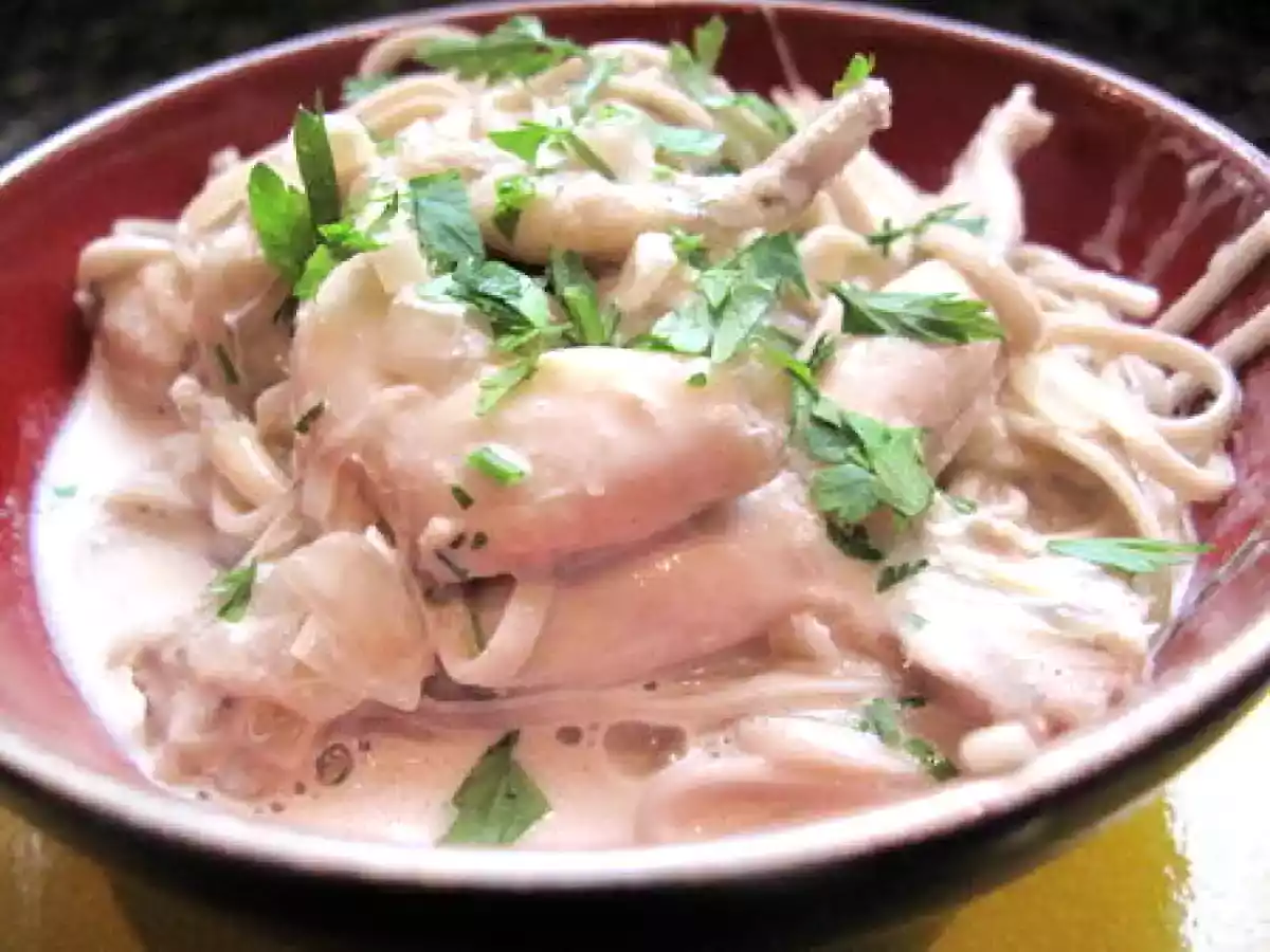 Curry de grenouilles à la citronnelle et nouilles soba