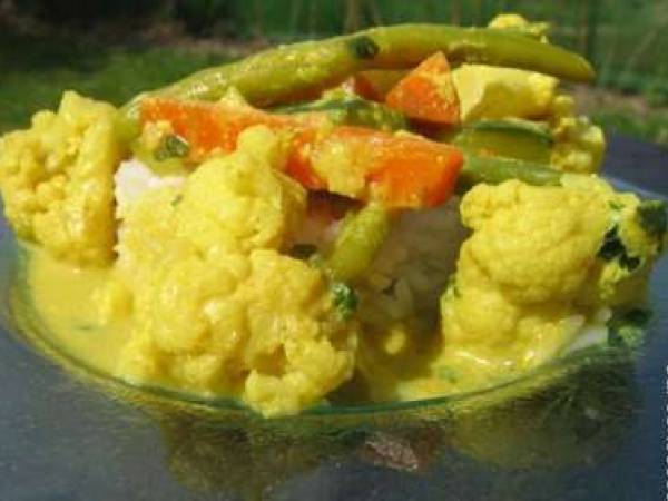 CURRY DE LEGUMES AU LAIT DE COCO