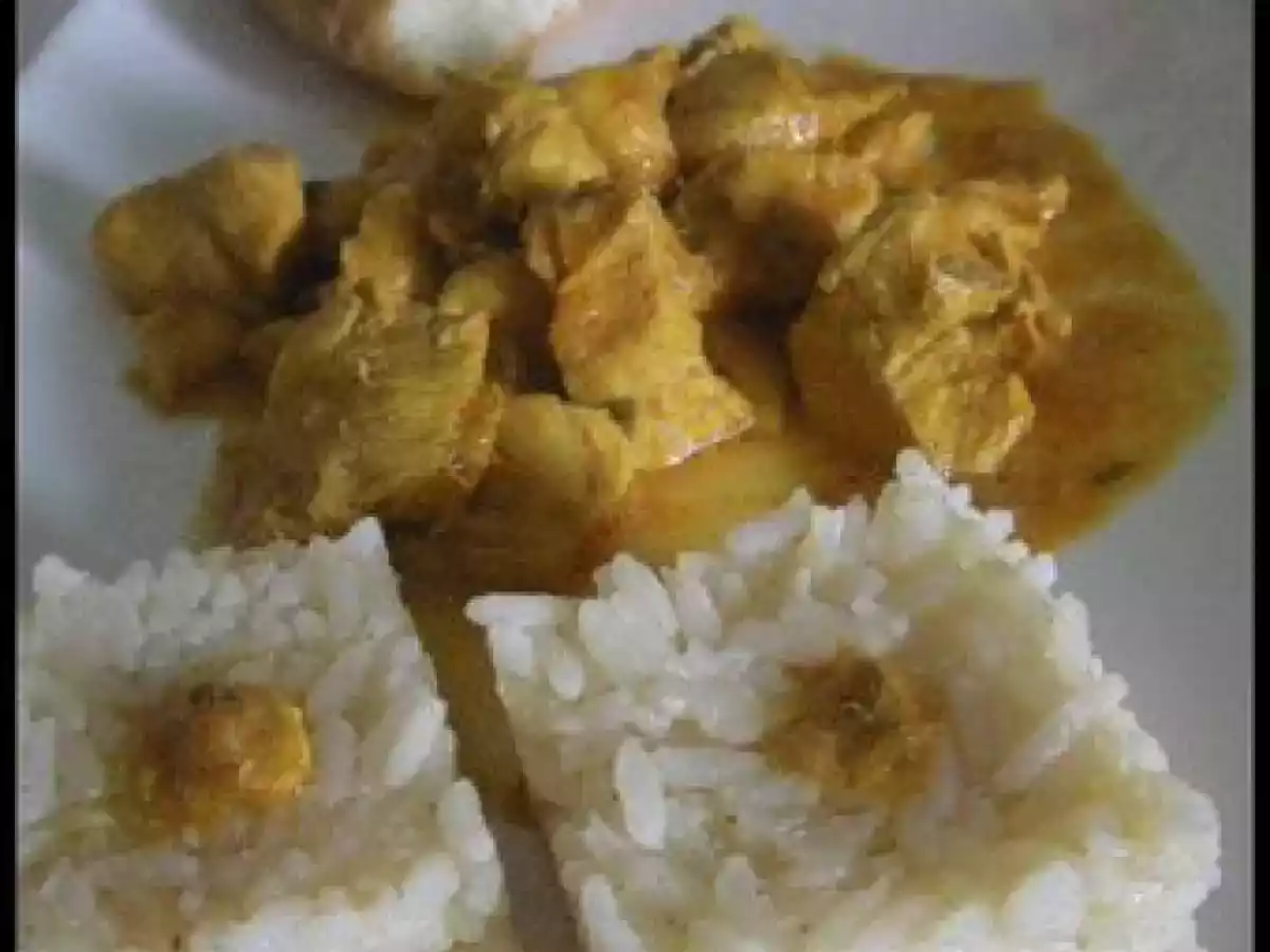 Curry malaisien et pain poori