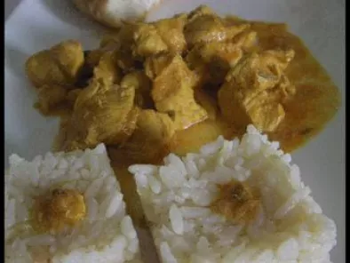 Curry malaisien et pain poori