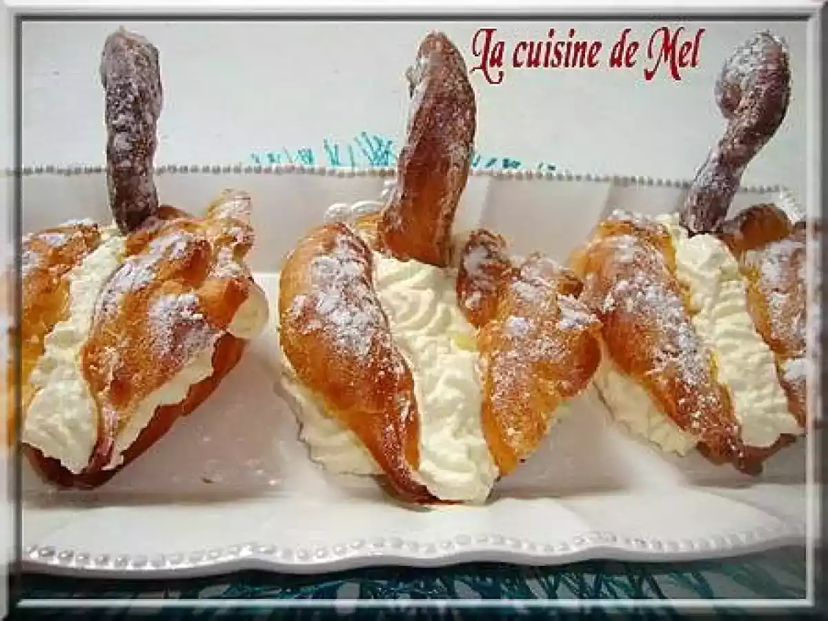 CYGNES A LA CREME PATISSIERE ET CHANTILLY