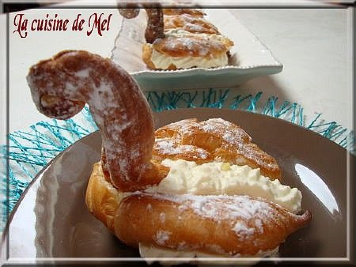 Cygnes A La Creme Patissiere Et Chantilly Recette Ptitchef